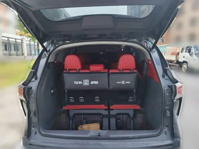 Toyota Sienna — Фото автомобиля 9