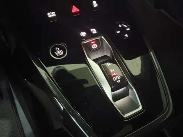 Audi Q4 e-tron — Фото автомобиля 13