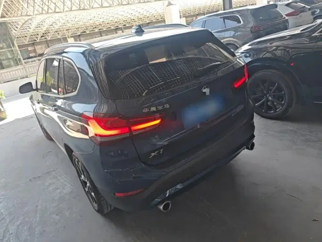 BMW X1 — Фото автомобиля 4