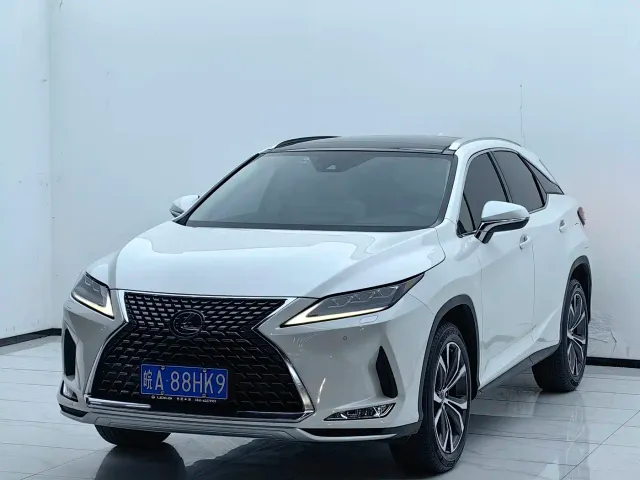 Фотография автомобиля — Lexus RX