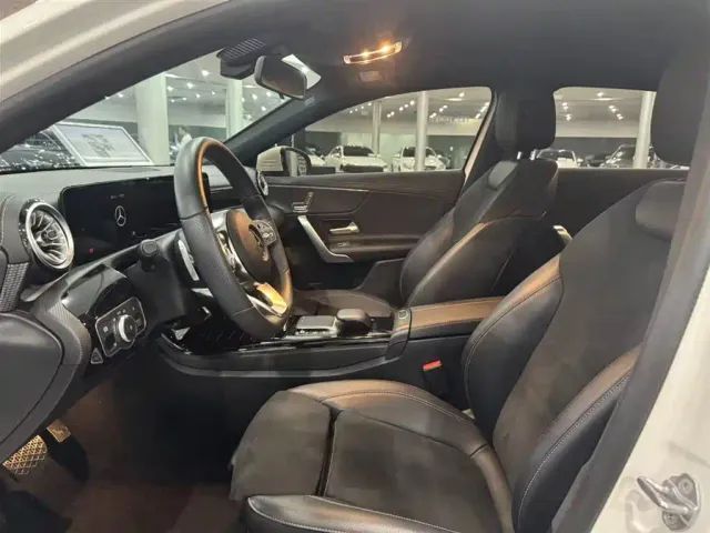 Mercedes-Benz A-Class — Фото автомобиля 10