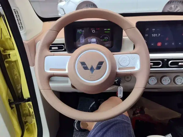 Wuling Hongguang Mini EV — Фото автомобиля 10