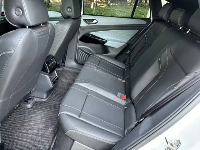 Volkswagen ID.4 X — Фото автомобиля 16