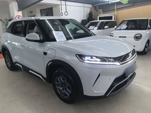 BYD Yuan UP — Фото автомобиля 3