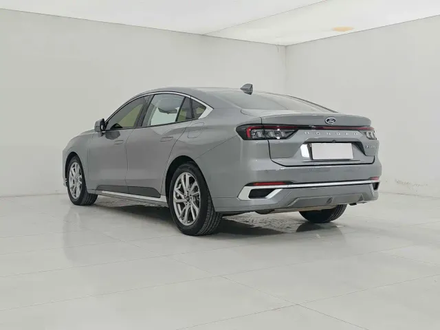 Ford Mondeo — Фото автомобиля 3