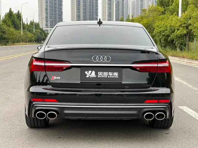 Audi S6 — Фото автомобиля 5