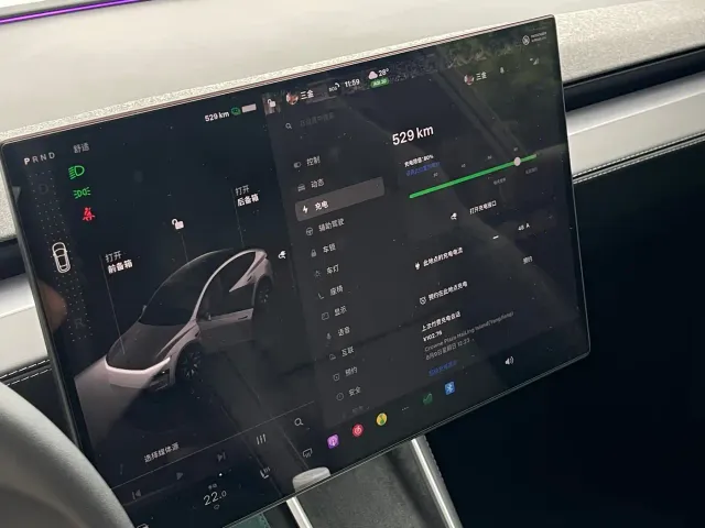 Tesla Model Y L — Фото автомобиля 23