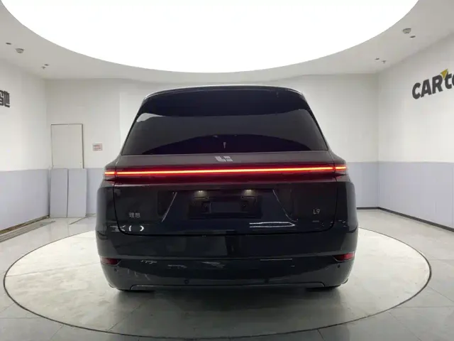Li Auto L9 — Фото автомобиля 6