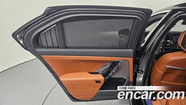 BMW 7 Series G70 — Фото автомобиля 14