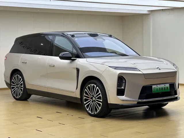 Nio ES8 — Фото автомобиля 4