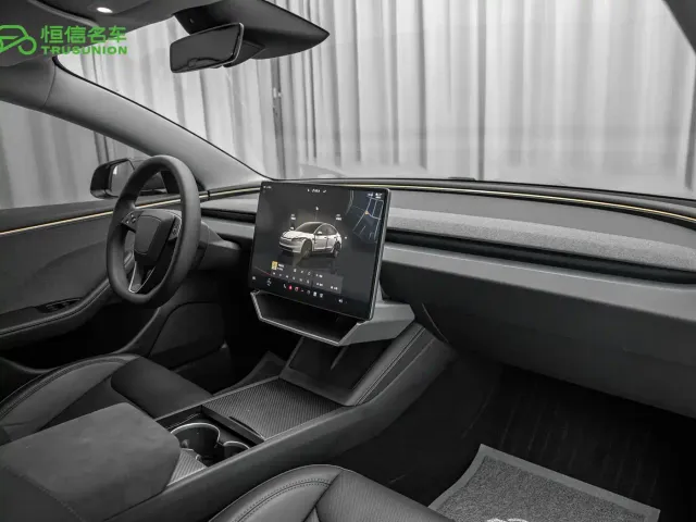 Tesla Model 3 — Фото автомобиля 15