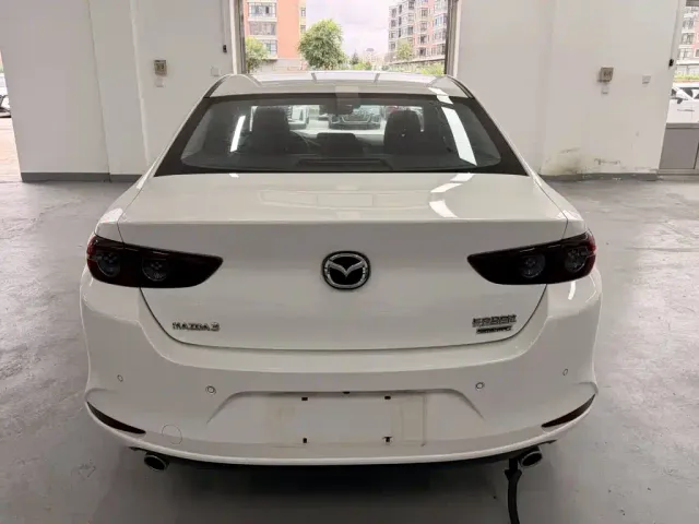 Mazda Axela — Фото автомобиля 6