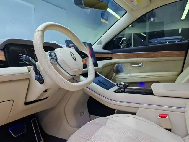 Aito M7 — Фото автомобиля 4