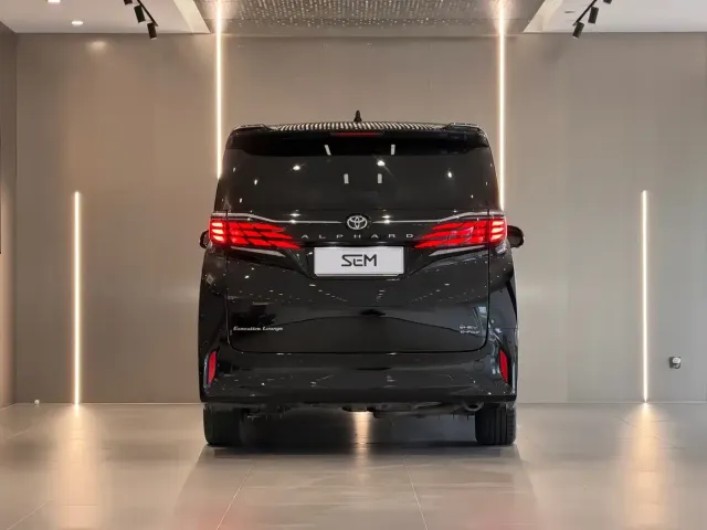 Toyota Alphard — Фото автомобиля 9