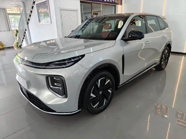 Фотография автомобиля — Changan Qiyuan Q07