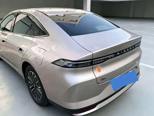 Nissan N6 — Фото автомобиля 5