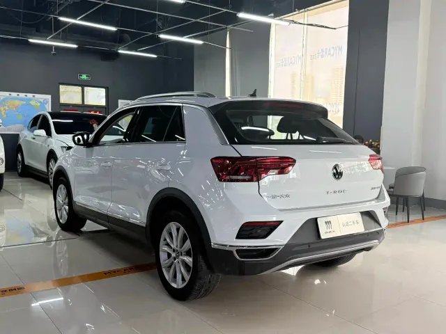 Volkswagen T-Roc — Фото автомобиля 6