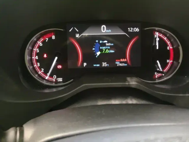 Toyota RAV4 — Фото автомобиля 14