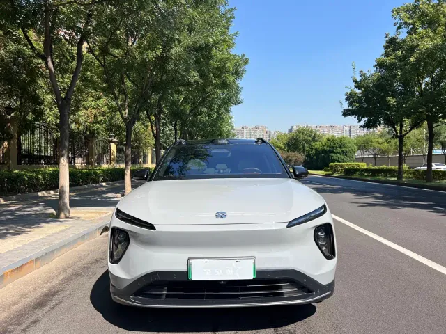 Nio ES6 — Фото автомобиля 17