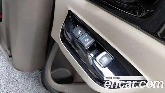 Kia Canival Carnival 4 поколение Бензин 7 мест Signature — Фото автомобиля 30