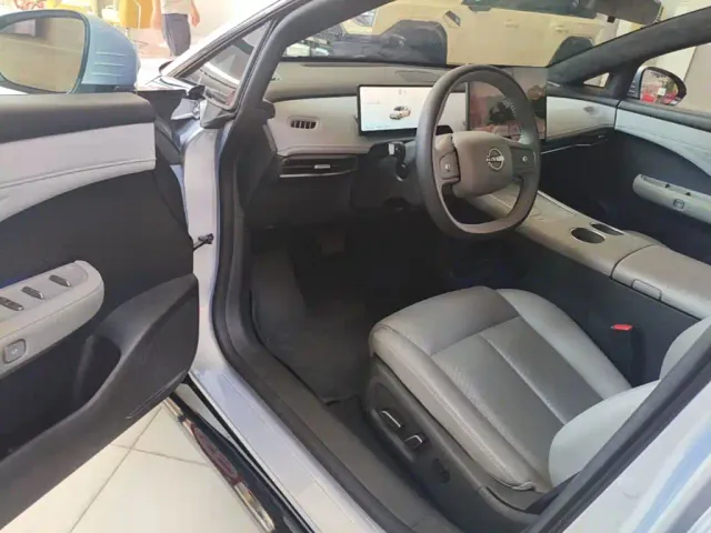 Nissan N7 — Фото автомобиля 15