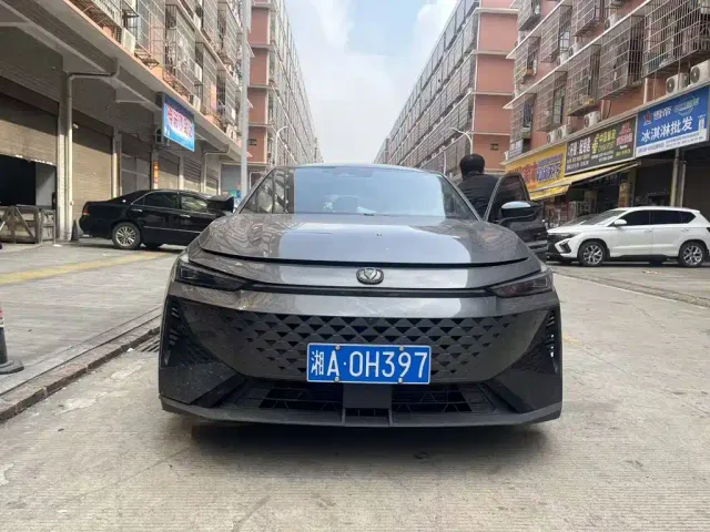 Changan UNI-V — Фото автомобиля 2
