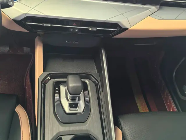 Geely Haoyue PRO — Фото автомобиля 11