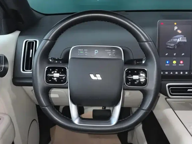 Li Auto Li Xiang L9 2025 Ultra Smart Renewal Edition — Фото автомобиля 15