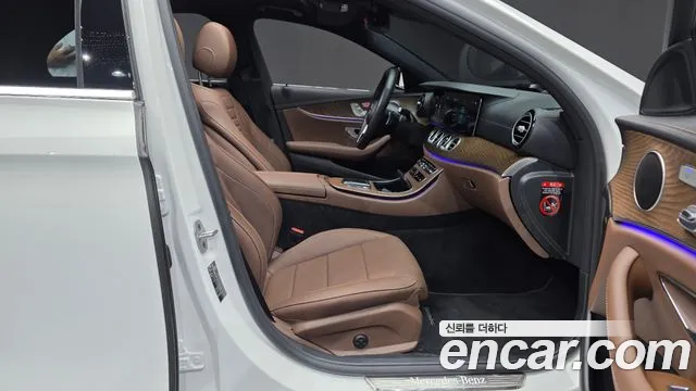 Mercedes-Benz E-Class — Фото автомобиля 19