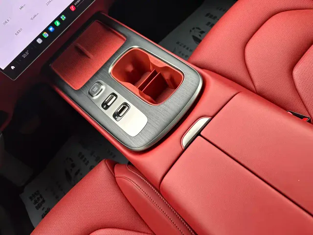 Xiaomi SU7 — Фото автомобиля 21