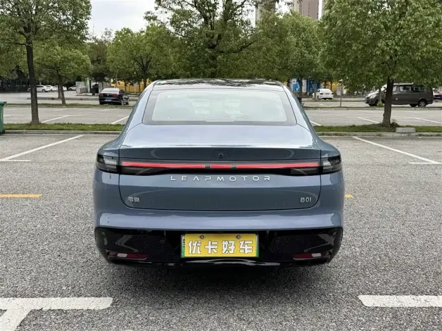 Leapmotor B01 — Фото автомобиля 6