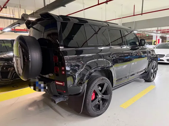 Land Rover Land Rover Defender 2025 110 3.0T P400 -Dynamic HSE — Фото автомобиля 6