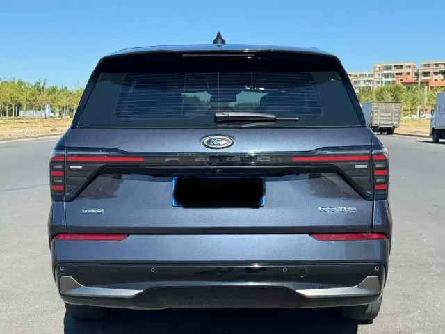 Ford Edge — Фото автомобиля 8