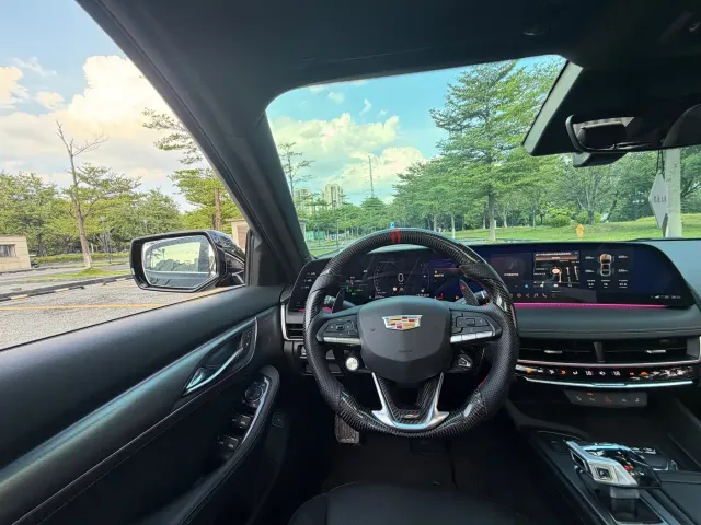 Cadillac CT5 — Фото автомобиля 18