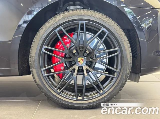 Porsche Macan — Фото автомобиля 6