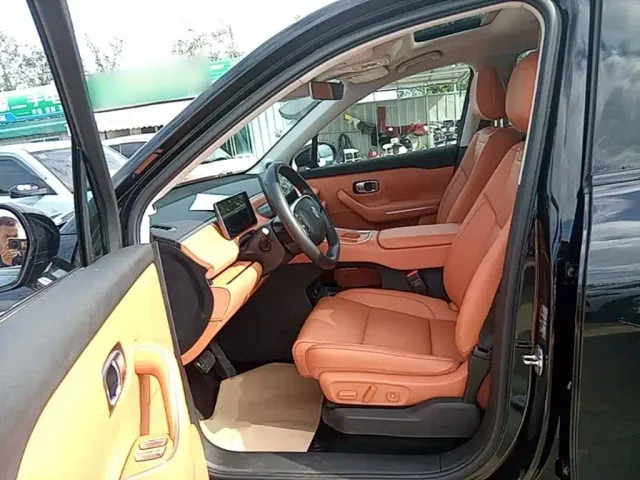 Leapmotor Leapmotor C16 2026 Model Year EREV 280 LiDAR Premium Edition 6-Seater — Фото автомобиля 14