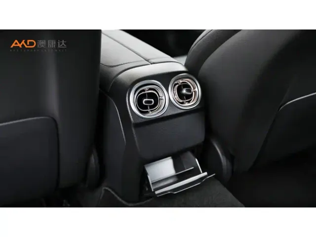 Mercedes-Benz C-Class — Фото автомобиля 9