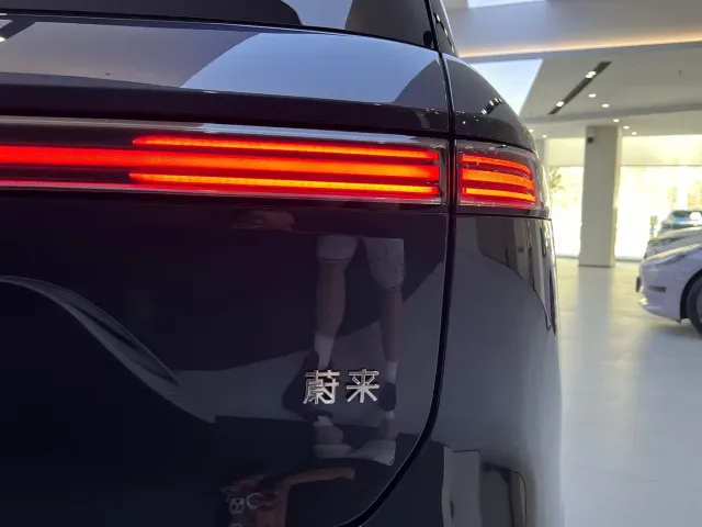 Nio ES8 — Фото автомобиля 6
