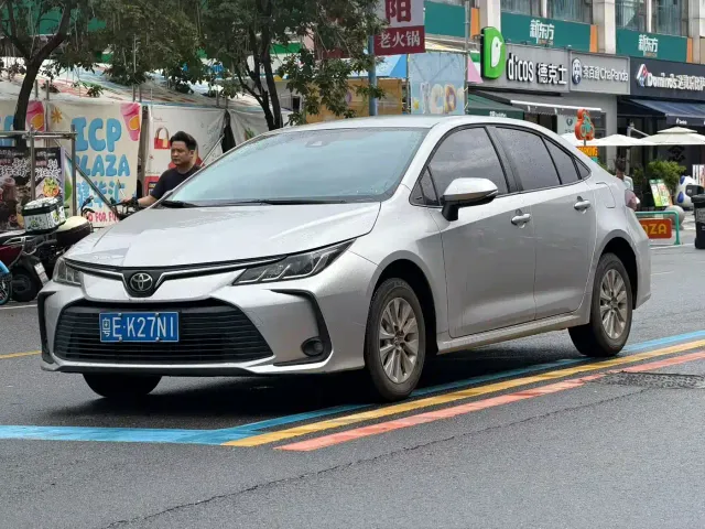 Фотография автомобиля — Toyota Corolla