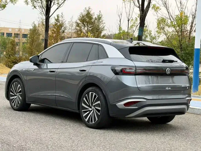 Volkswagen ID.4 X — Фото автомобиля 4