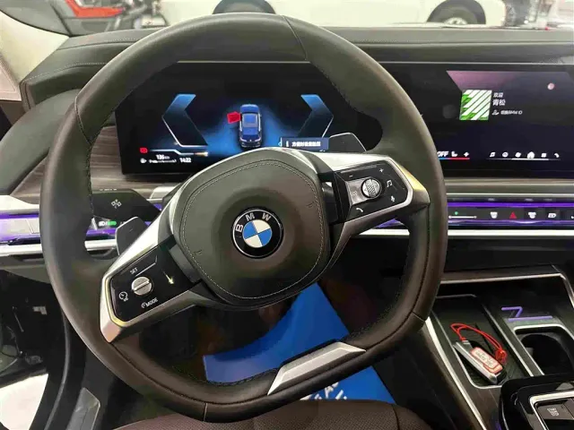 BMW 7 Series — Фото автомобиля 8