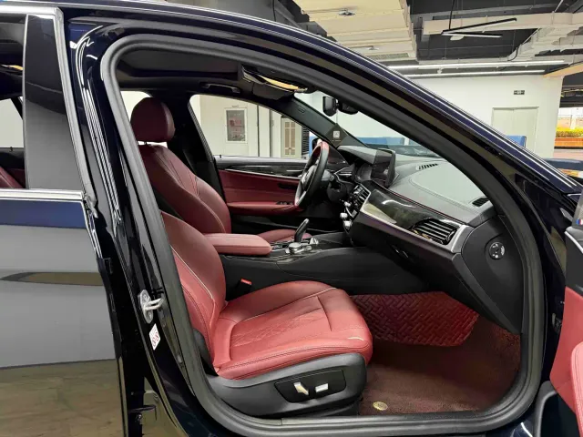 BMW 5 Series — Фото автомобиля 24