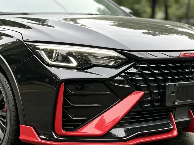 Dongfeng Yixuan MAX — Фото автомобиля 12