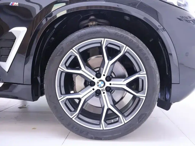 BMW X5 — Фото автомобиля 6