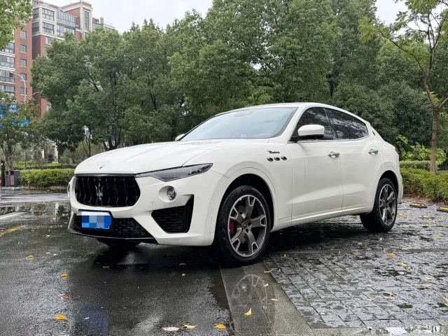 Фотография автомобиля — Maserati Levante