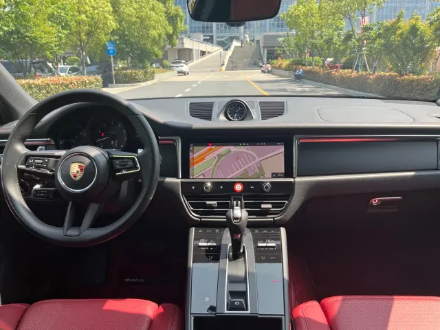 Porsche Macan — Фото автомобиля 5