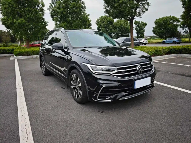 Volkswagen Tiguan L — Фото автомобиля 3