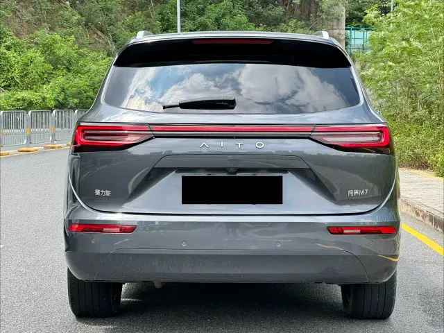 Aito M7 — Фото автомобиля 13