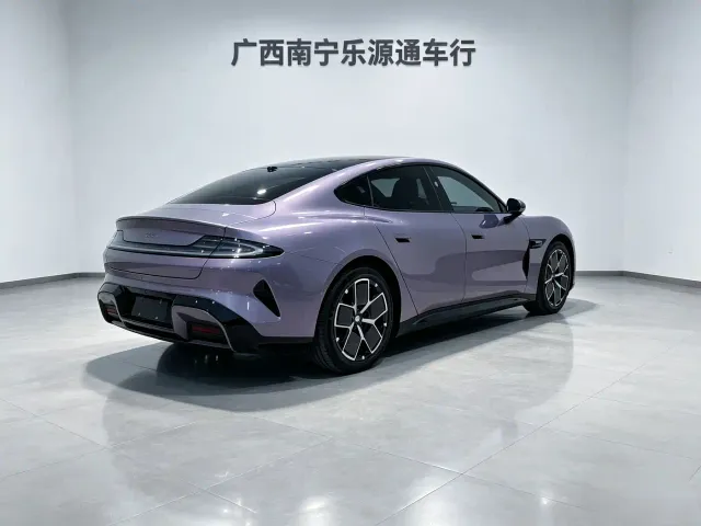 Xiaomi SU7 — Фото автомобиля 4