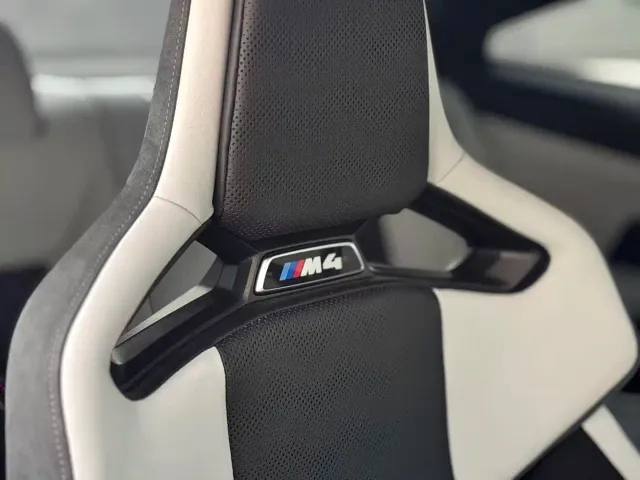 BMW M4 — Фото автомобиля 14